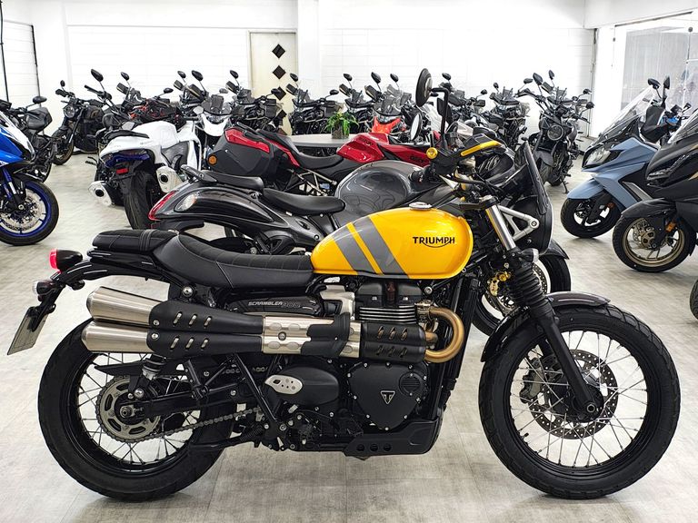 TRIUMPH SCRAMBLER 900cc