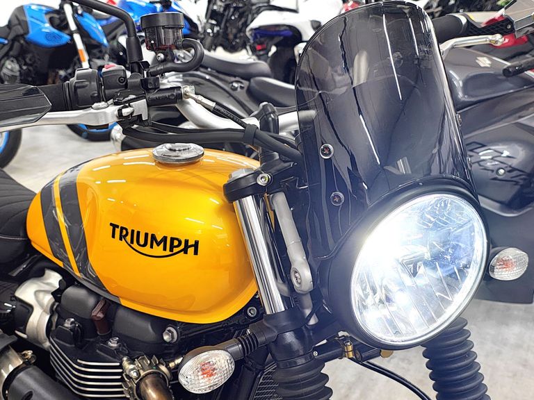 TRIUMPH SCRAMBLER 900cc