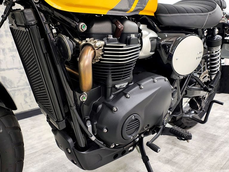 TRIUMPH SCRAMBLER 900cc