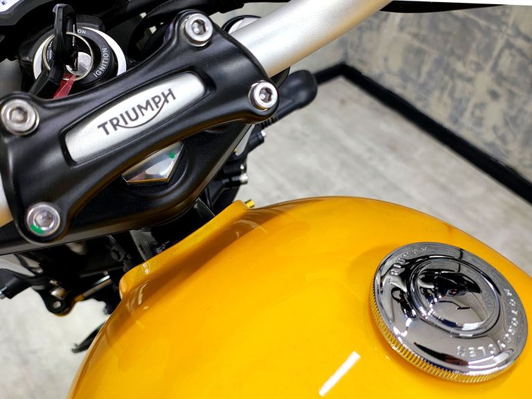TRIUMPH SCRAMBLER 900cc