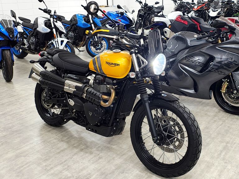 TRIUMPH SCRAMBLER 900cc