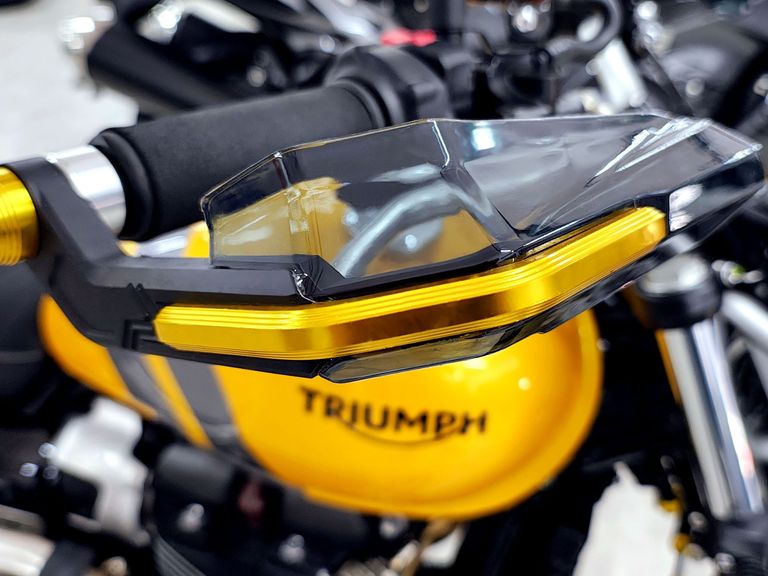 TRIUMPH SCRAMBLER 900cc