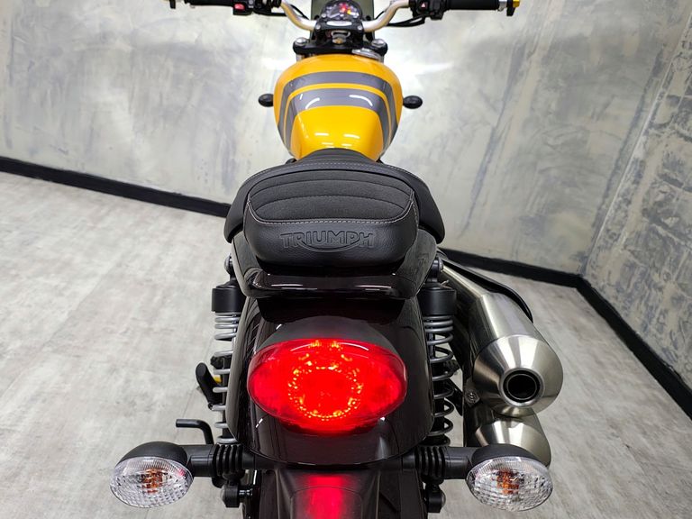 TRIUMPH SCRAMBLER 900cc