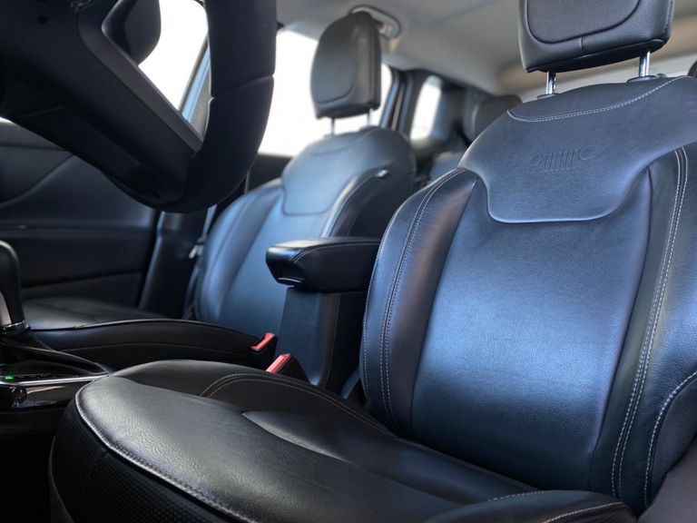 Jeep Renegade Long. T270 1.3 TB 4x2 Flex Aut.