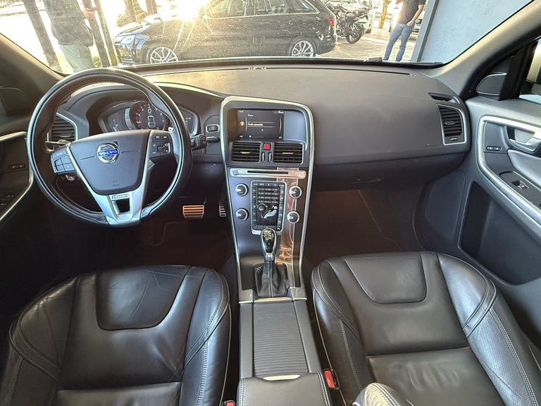 Volvo XC 60 T-5 R-DESIGN 2.0 FWD 5p