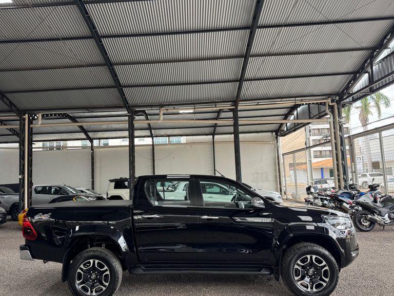 Toyota Hilux CD SRX Plus 4x4 2.8 TDI Die. Aut.