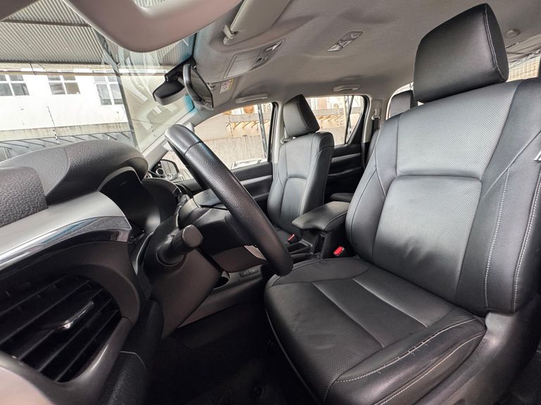 Toyota Hilux CD SRX Plus 4x4 2.8 TDI Die. Aut.