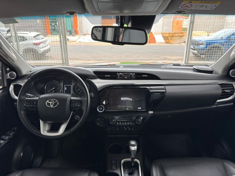 Toyota Hilux CD SRX Plus 4x4 2.8 TDI Die. Aut.