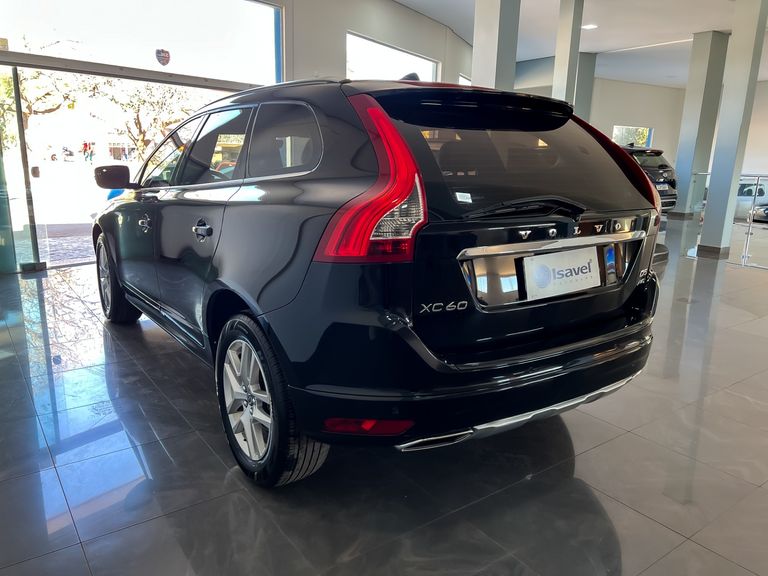 Volvo XC 60 D-5 MOMENTUM 2.4  AWD Diesel  5p