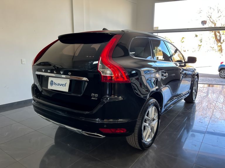 Volvo XC 60 D-5 MOMENTUM 2.4  AWD Diesel  5p