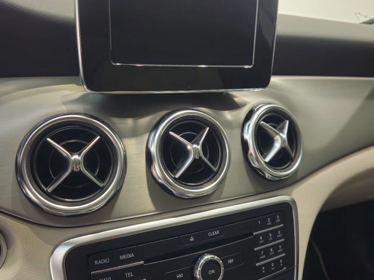 Mercedes GLA 200 Advance 1.6/1.6 TB 16V Flex Aut.