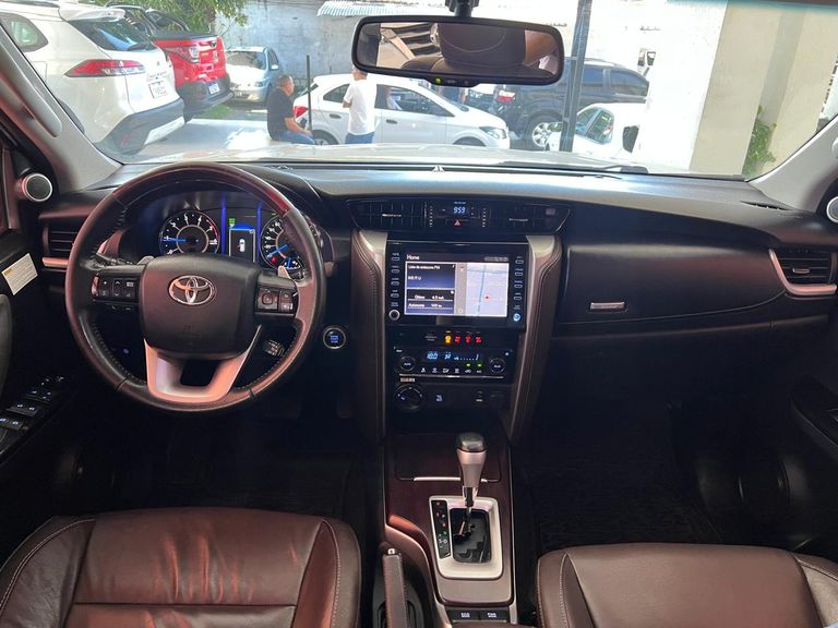 Toyota Hilux CD SRX 4x4 2.8 TDI 16V Diesel Aut.