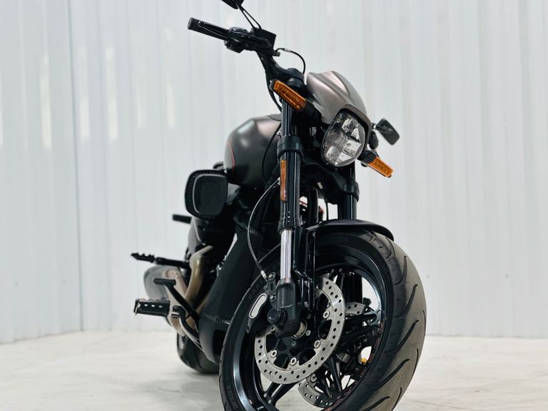 Harley SOFTAIL FXDR