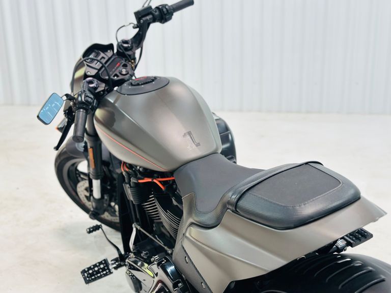 Harley SOFTAIL FXDR