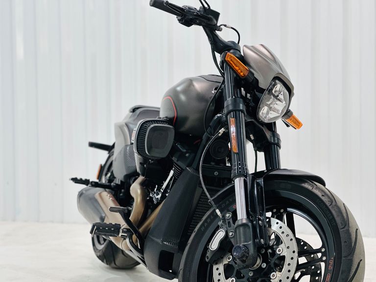Harley SOFTAIL FXDR