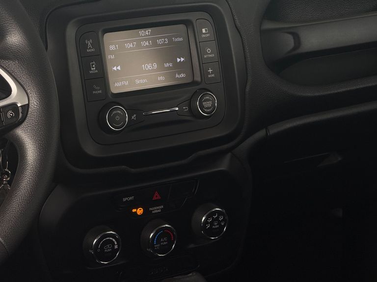 Jeep Renegade Sport 1.8 4x2 Flex 16V Aut.