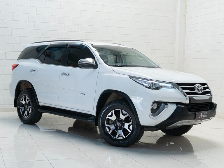 Toyota Hilux SW4 SRV 4x2 2.7 Flex 16V Aut.