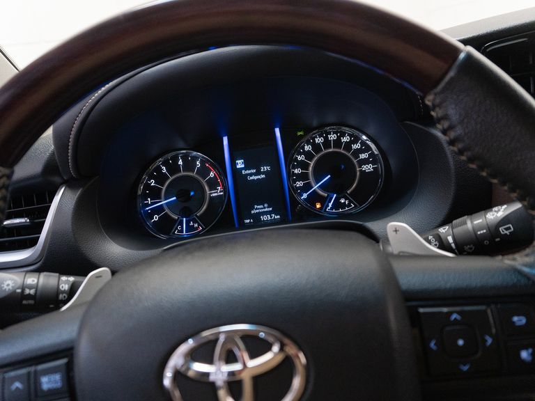 Toyota Hilux SW4 SRV 4x2 2.7 Flex 16V Aut.