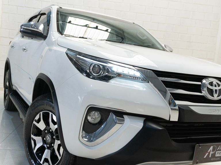 Toyota Hilux SW4 SRV 4x2 2.7 Flex 16V Aut.