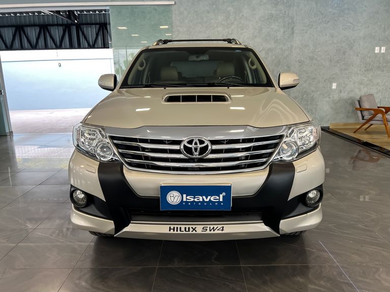 Toyota Hilux SW4 SRV D4-D 4x4 3.0 TDI Dies. Aut