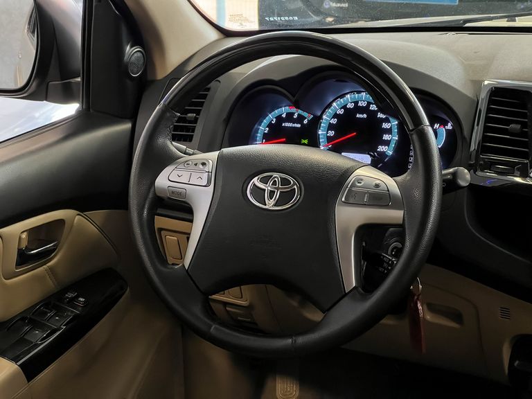Toyota Hilux SW4 SRV D4-D 4x4 3.0 TDI Dies. Aut