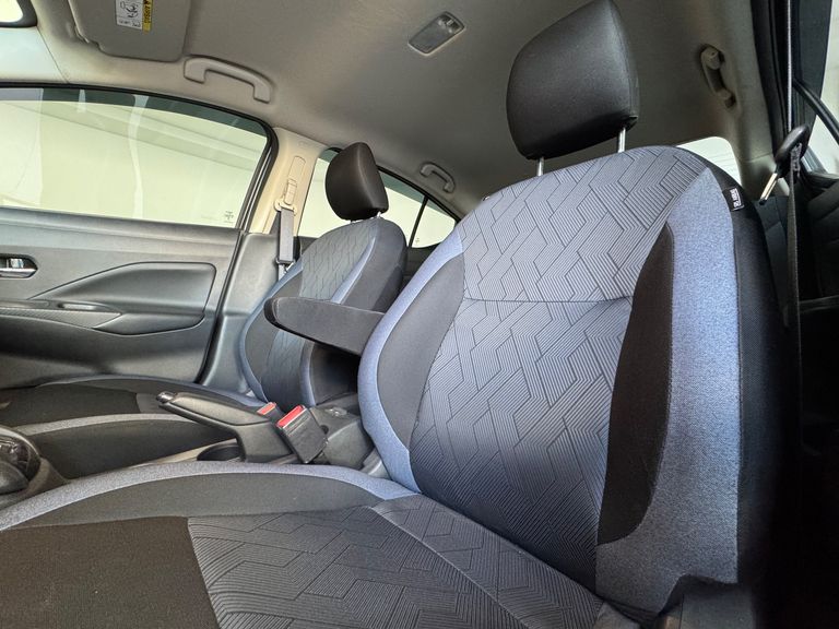 Nissan VERSA Sense 1.6 16V Flex Aut.