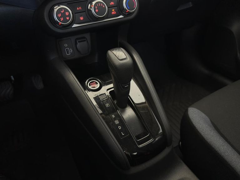 Nissan VERSA Sense 1.6 16V Flex Aut.