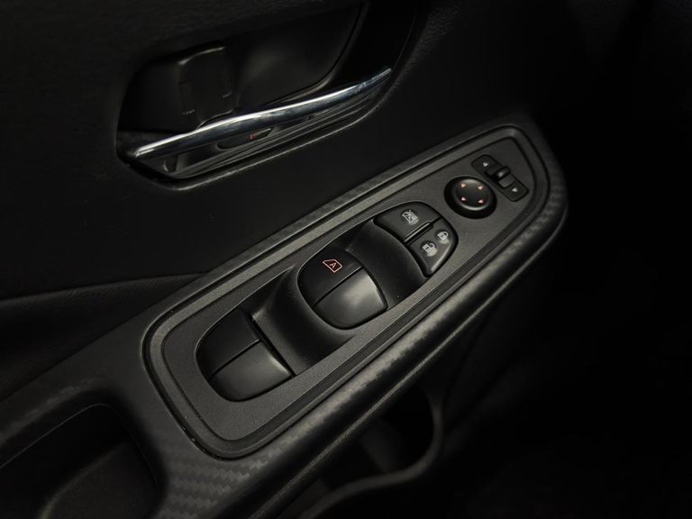 Nissan VERSA Sense 1.6 16V Flex Aut.