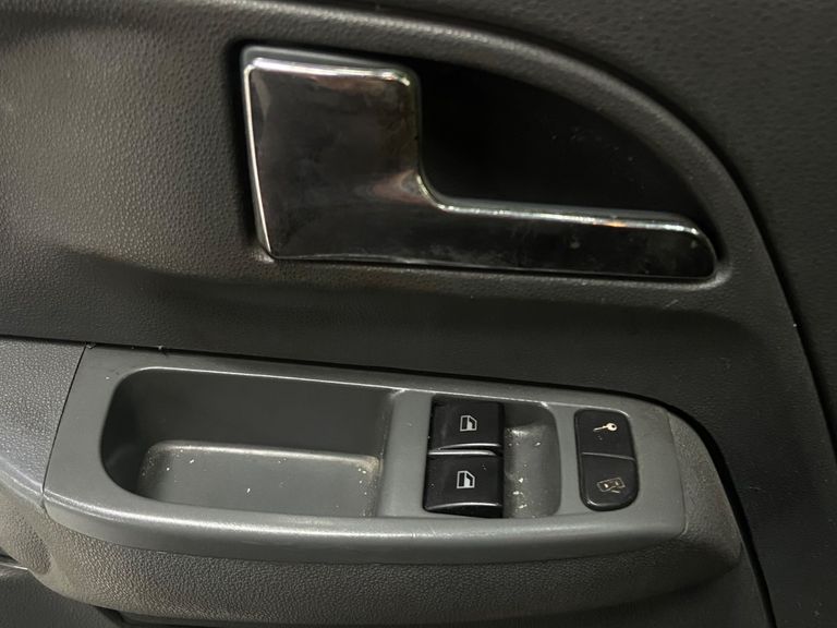 VolksWagen Fox Plus 1.6Mi/ 1.6Mi Total Flex 8V 3p