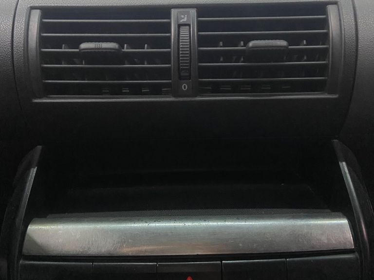 VolksWagen Fox Plus 1.6Mi/ 1.6Mi Total Flex 8V 3p