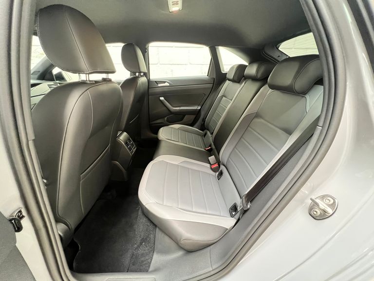 VolksWagen Nivus Highline 1.0 200 TSI Flex Aut.