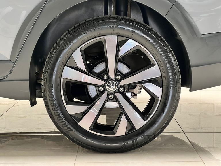 VolksWagen Nivus Highline 1.0 200 TSI Flex Aut.