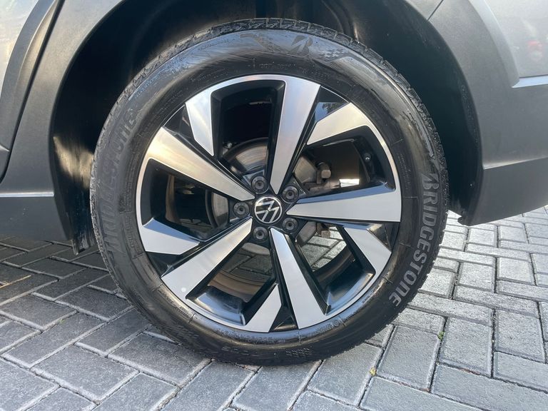 VolksWagen Nivus Highline 1.0 200 TSI Flex Aut.