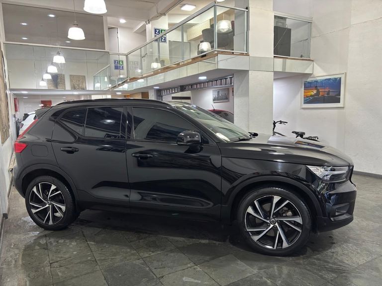 Volvo XC40 1.5 T5H RDESIGN