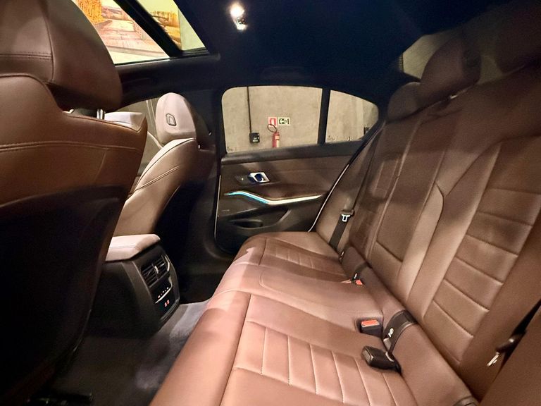BMW 320iA 2.0 TB M Sport A.Flex/M.Sport 4p