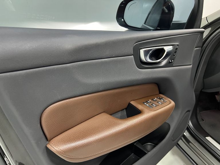Volvo XC 60 T-8 HÍBRIDO INSC. EXPRESS. 2.0 AWD