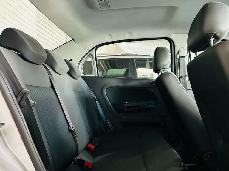 VolksWagen VOYAGE 1.6 MSI Flex 16V 4p Aut.