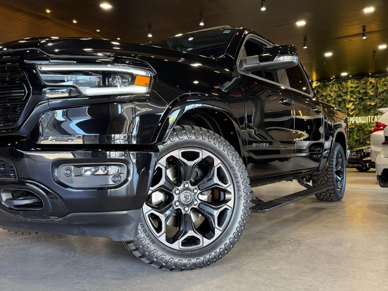 RAM 1500 LIMITED NIGHT EDITION 5.7 4x4 Aut.