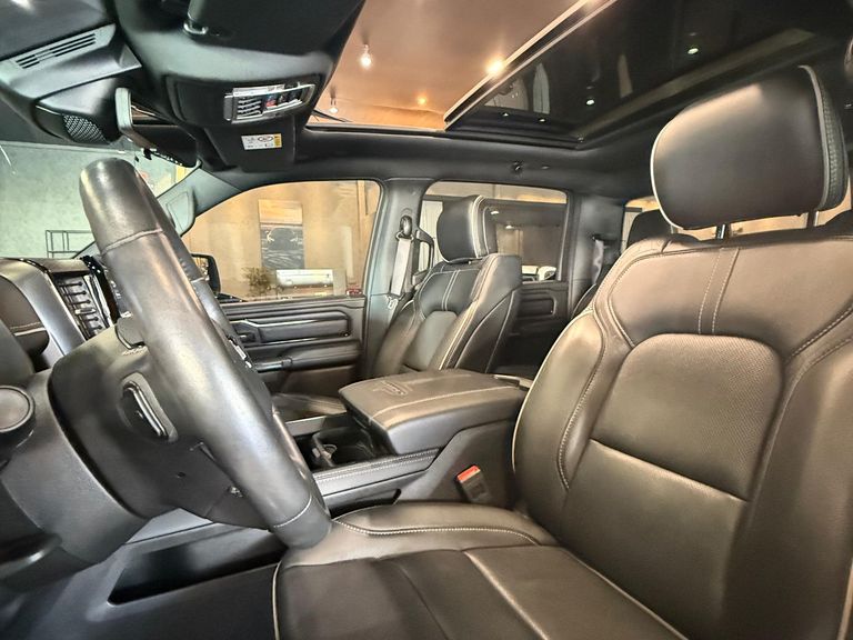 RAM 1500 LIMITED NIGHT EDITION 5.7 4x4 Aut.