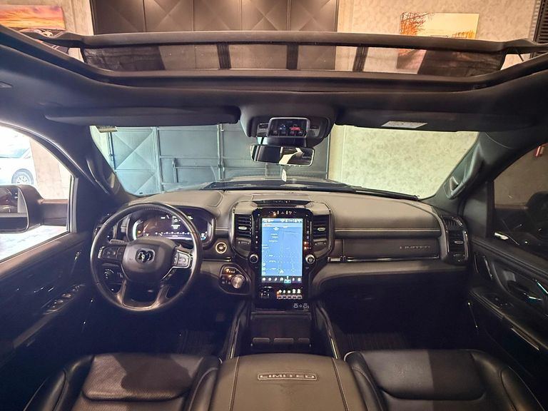 RAM 1500 LIMITED NIGHT EDITION 5.7 4x4 Aut.