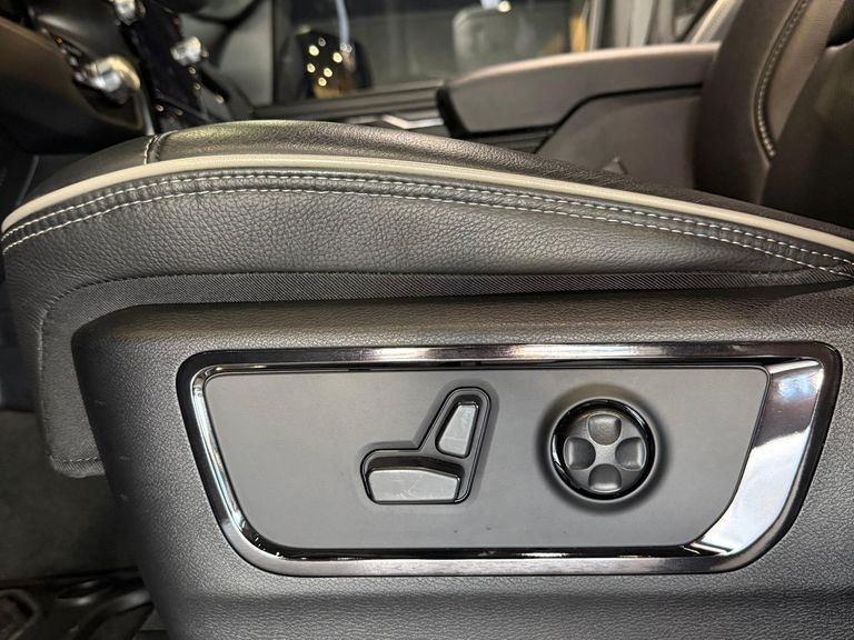 RAM 1500 LIMITED NIGHT EDITION 5.7 4x4 Aut.