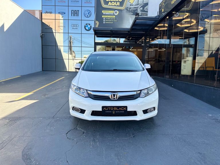 Honda Civic Sedan LXS 1.8/1.8 Flex 16V Aut. 4p