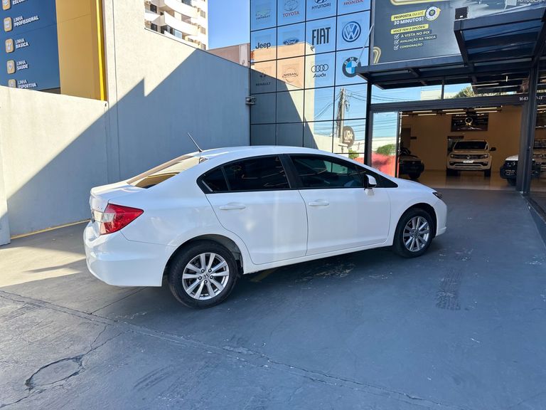 Honda Civic Sedan LXS 1.8/1.8 Flex 16V Aut. 4p