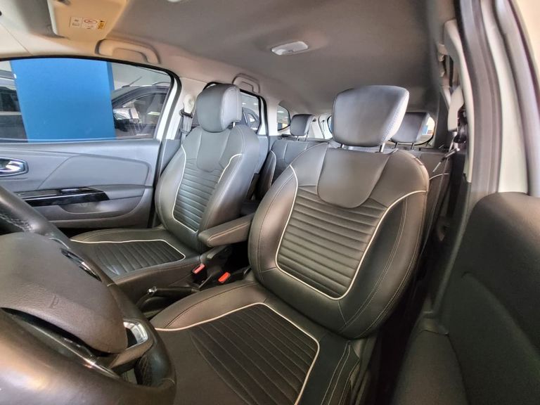 Renault CAPTUR Intense 1.6 16V Flex 5p Aut.