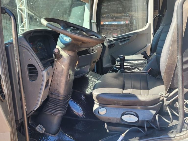 MERCEDES-BENZ Atego 2425 3-Eixos 2p (diesel)