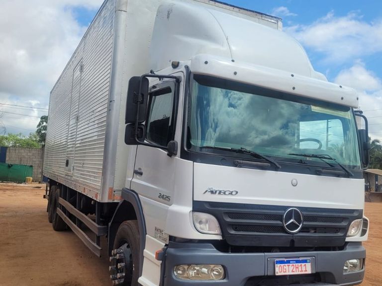 MERCEDES-BENZ Atego 2425 3-Eixos 2p (diesel)