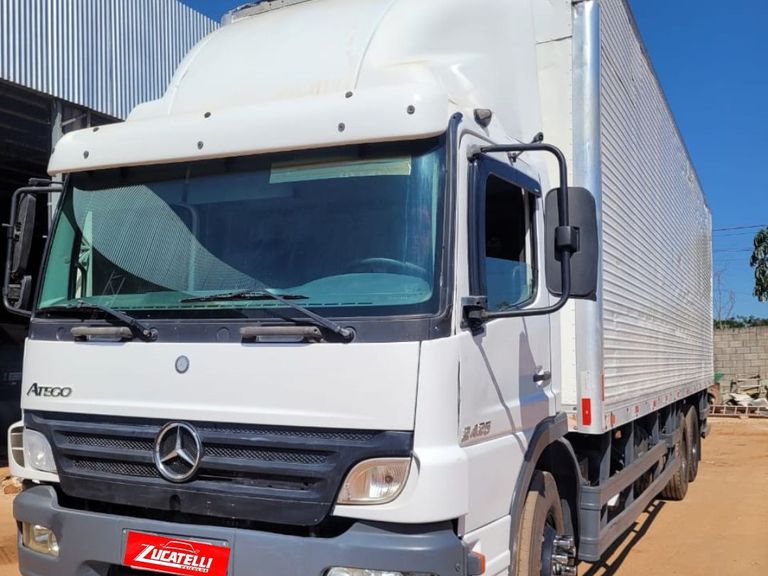 MERCEDES-BENZ Atego 2425 3-Eixos 2p (diesel)
