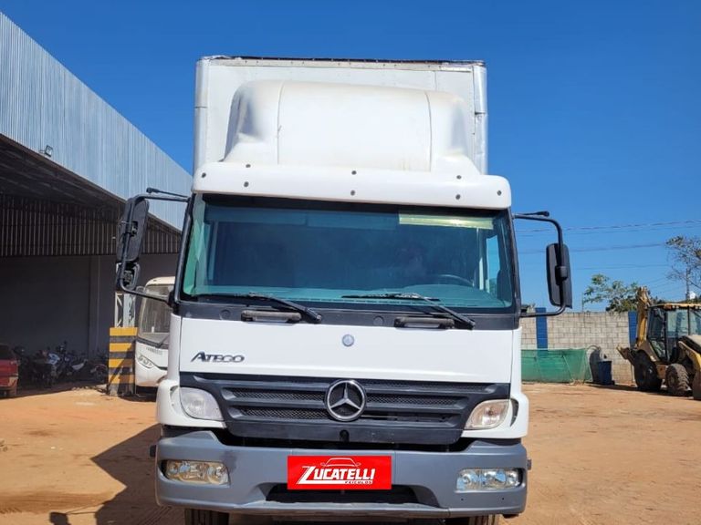 MERCEDES-BENZ Atego 2425 3-Eixos 2p (diesel)