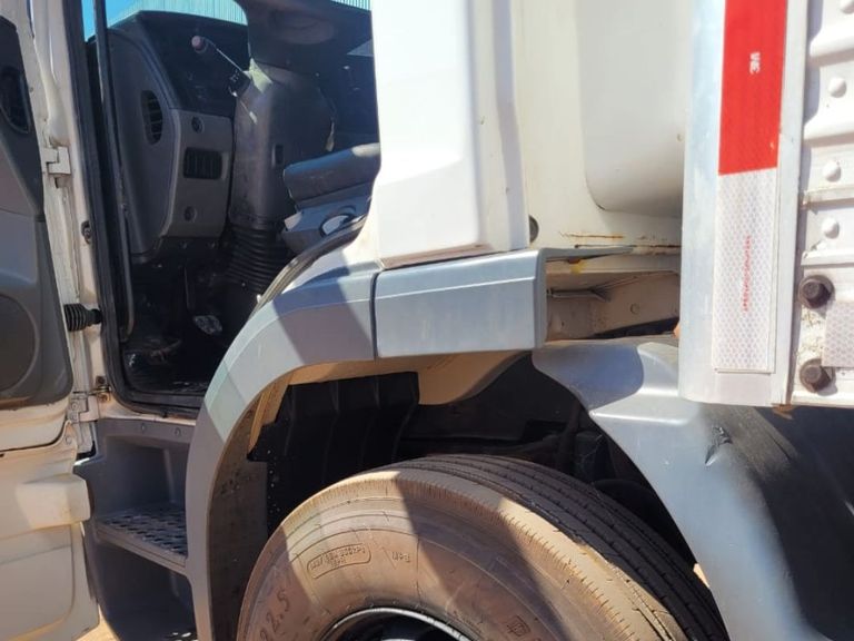 MERCEDES-BENZ Atego 2425 3-Eixos 2p (diesel)