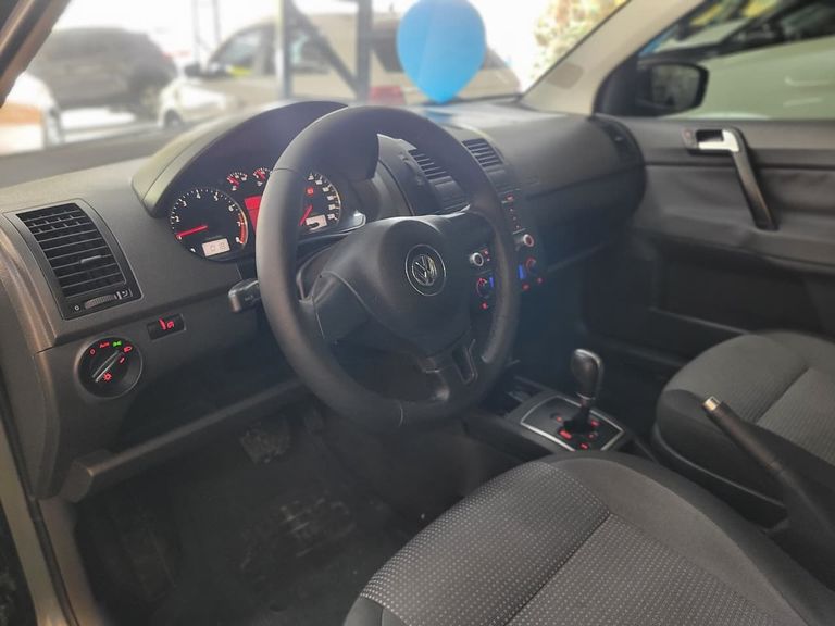 VolksWagen Polo Sedan I MOTION  1.6 Total Flex  4p